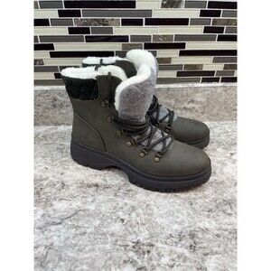 NWT Maurices Raven Outdoor Adventure Boot 9.5 Army Olive Green Beige Faux Fur